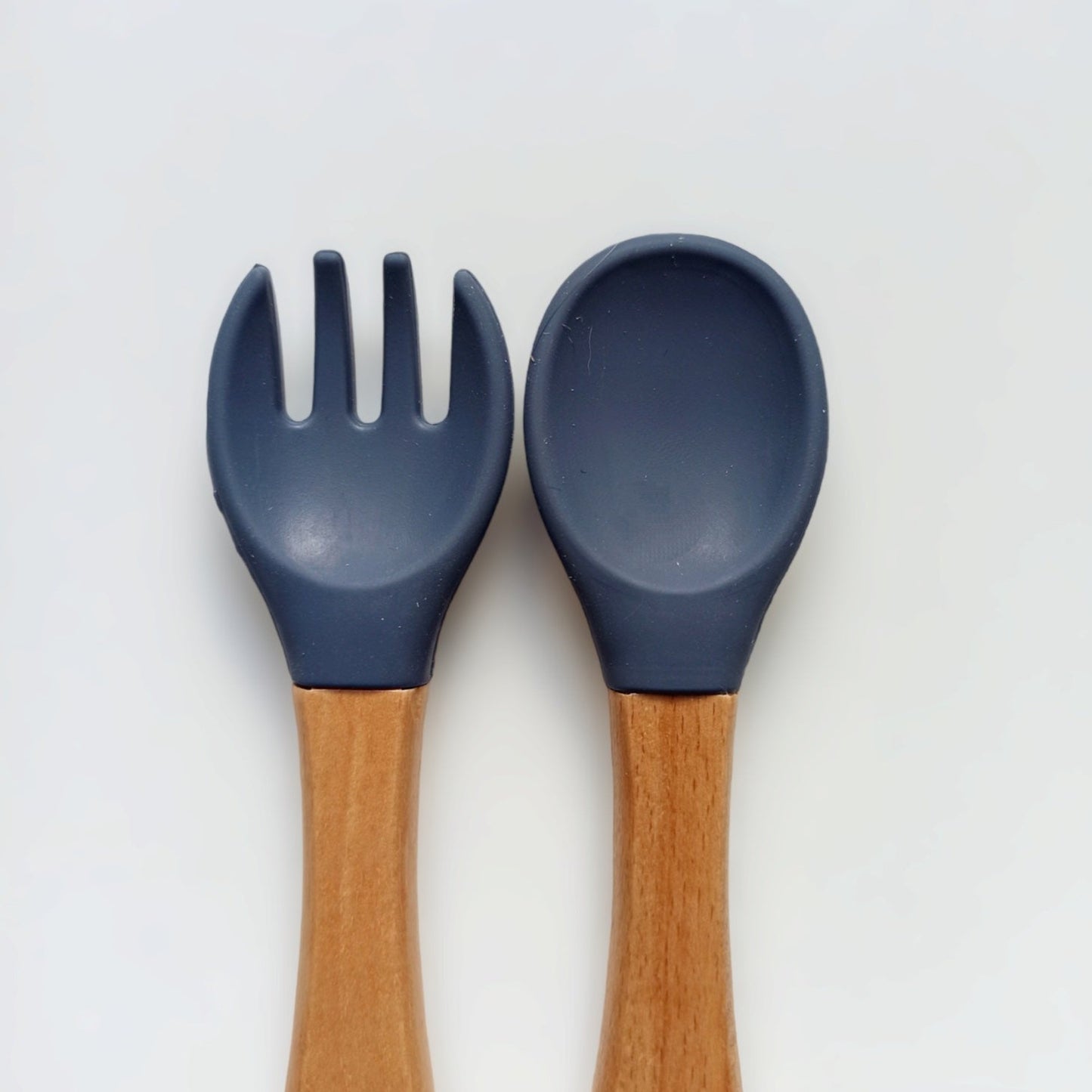 Personalisiertes Besteck aus Holz und Silikon