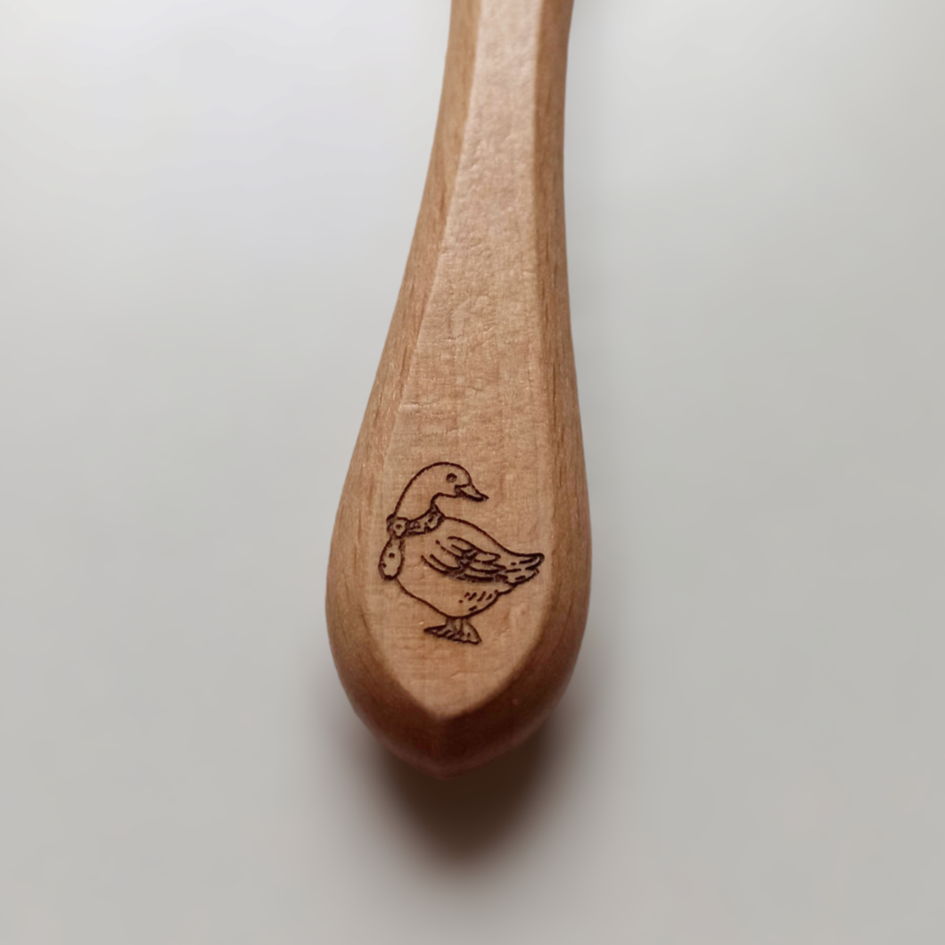 Personalisiertes Besteck aus Holz und Silikon