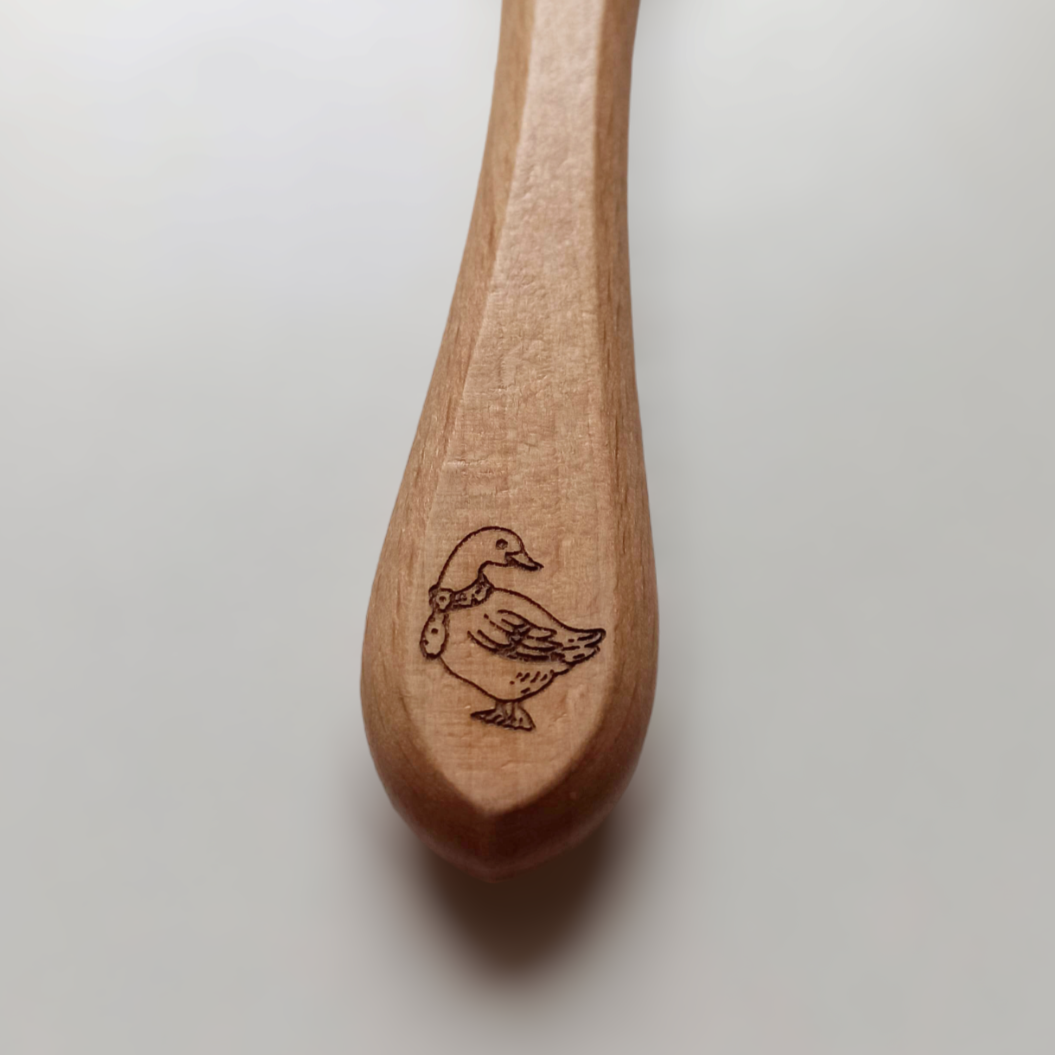 Personalisiertes Besteck aus Holz und Silikon