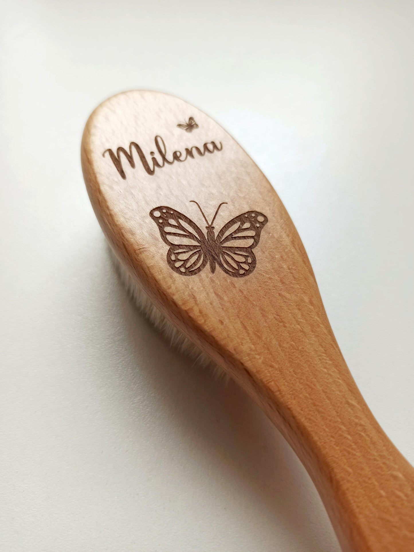 Personalisierte Haarbürste aus Holz mit weichen Borsten