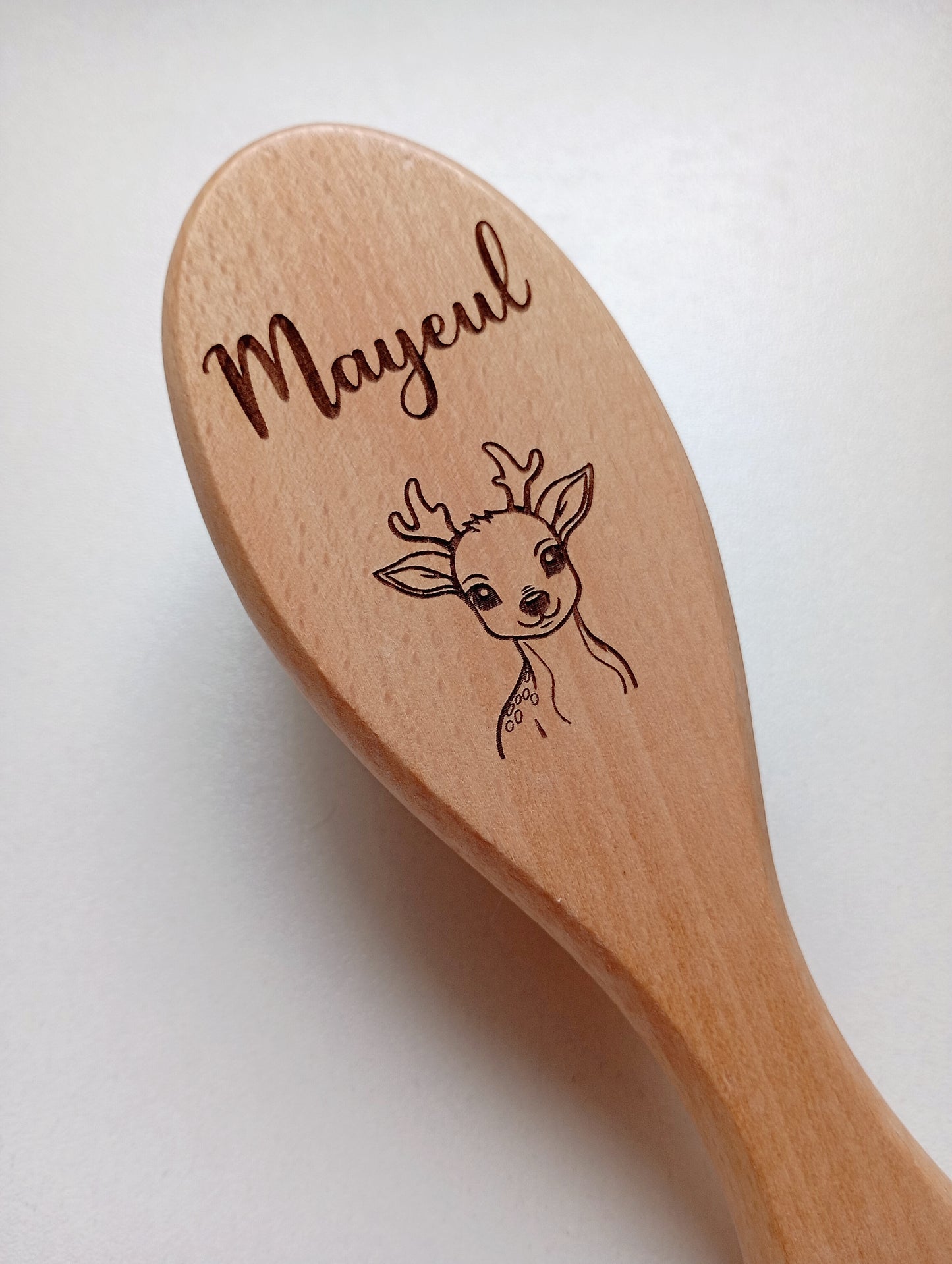 Personalisierte Haarbürste aus Holz mit weichen Borsten