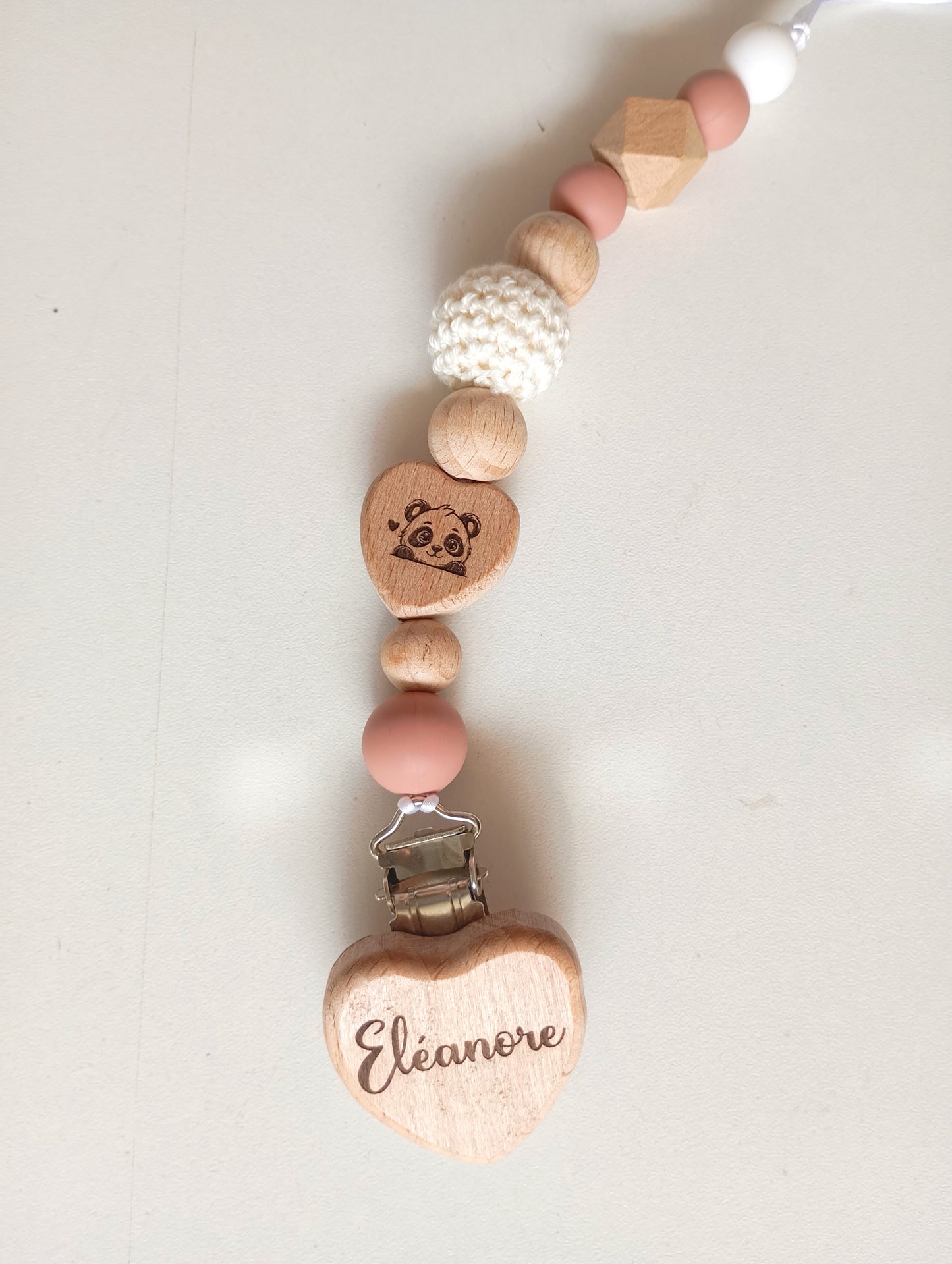 Attache tétine coeur personnalisé