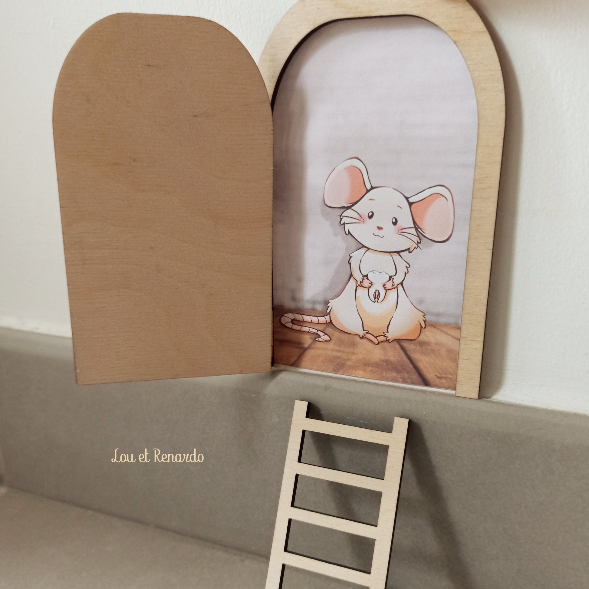 Porte maison de la petite souris en bois
