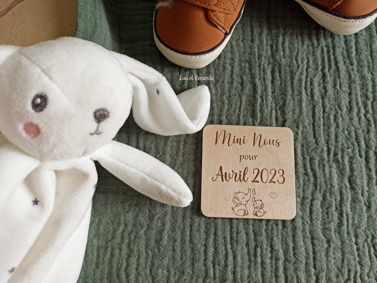 Personalisierte Mini-Us-Schwangerschaftsankündigungskarte aus Holz